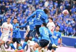 爱游戏体育下载-冰球杯赛焦点战：粤西雄狮队淘汰对手东海雷豹队，外线火力全开。传控打穿防线的简单介绍