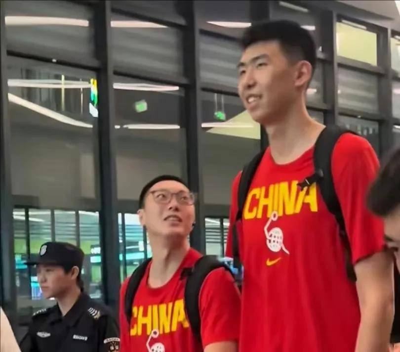 迷你特工队弗特吐血了