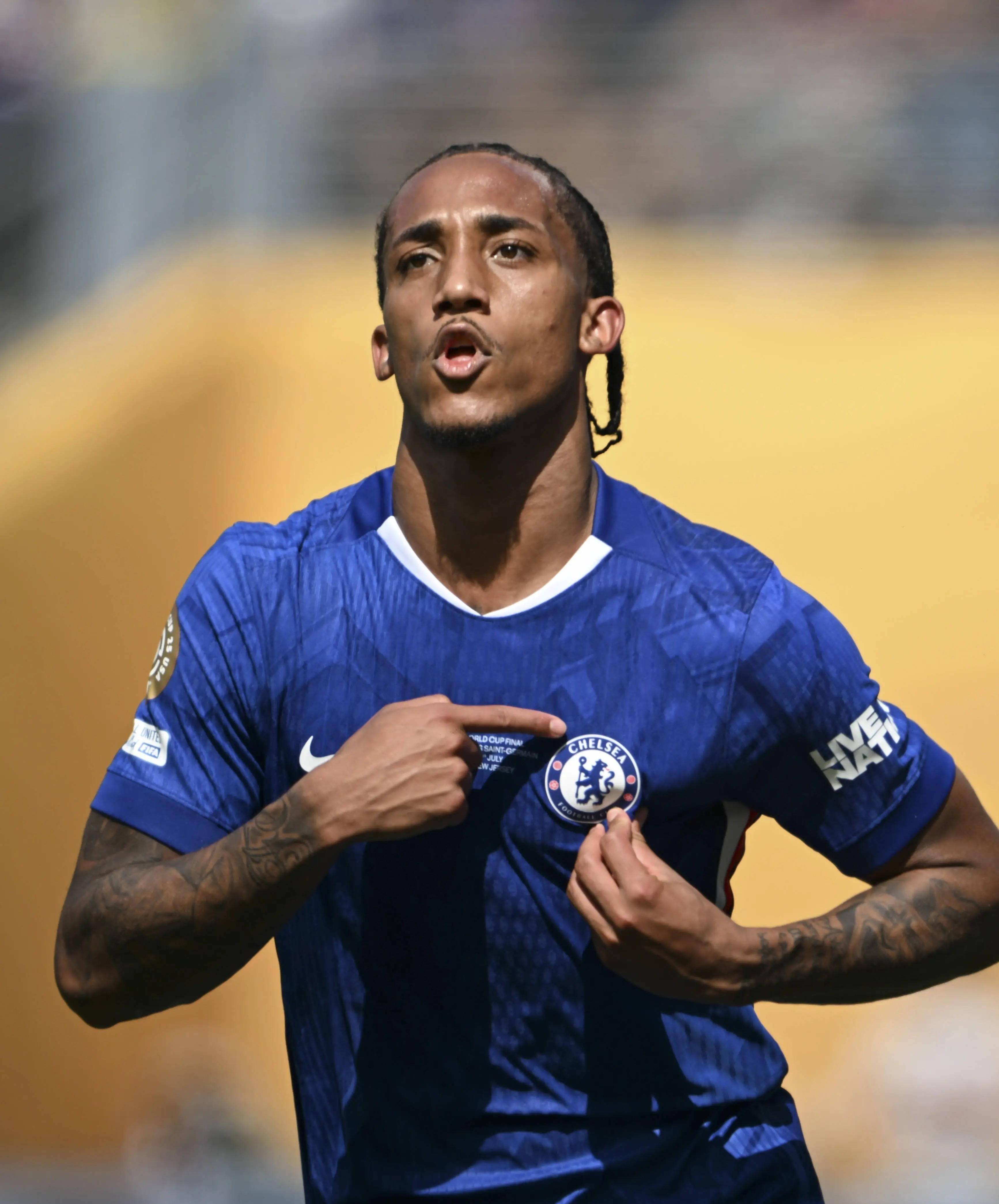 转会期拉齐奥调整名单：德甲节点到来，态度坚定，资深球员宣示担当(拉齐奥与切尔西再谈卡萨代伊转会)