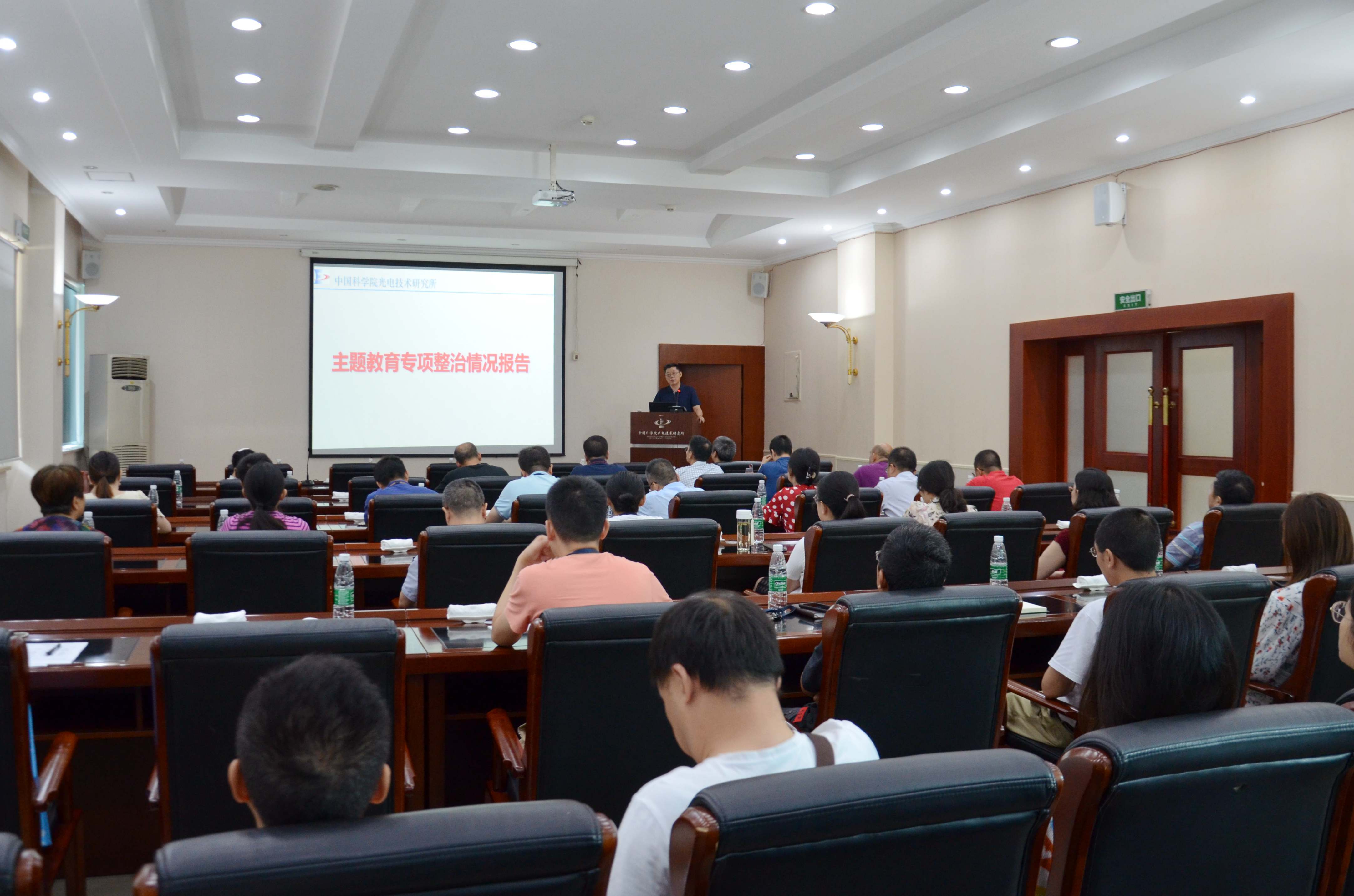 包含马赛内部会议纪要流出——集结日状态回暖，葡超使命明确，医务组通报恢复的词条